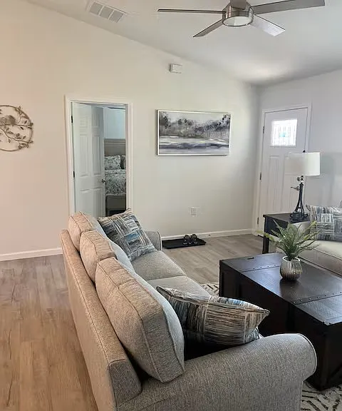 5365 NW 57th Ave — Photo 3