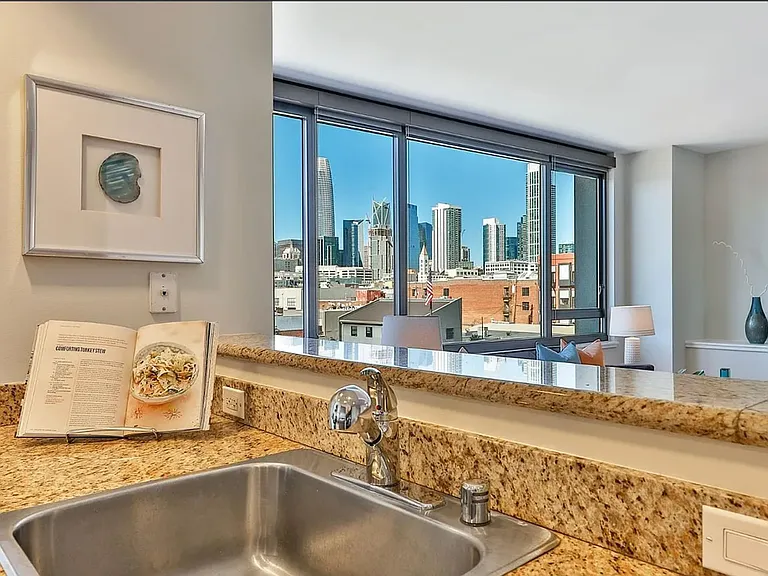260 King St #505 — Photo 5