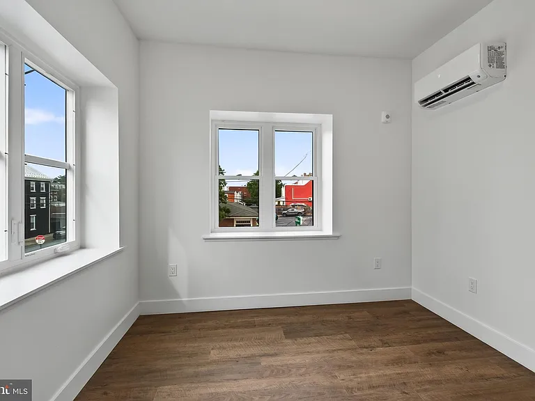 123 S Main St #10 — Photo 13