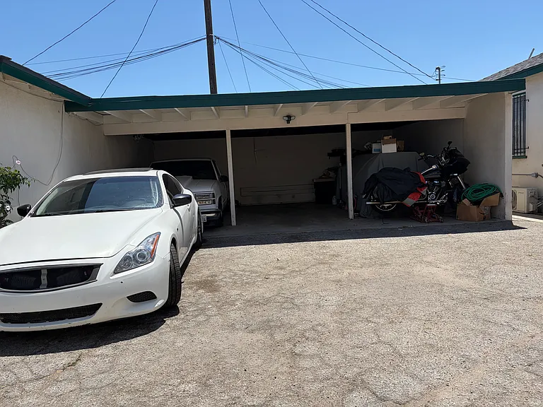 3205 N Angelus Ave — Photo 18