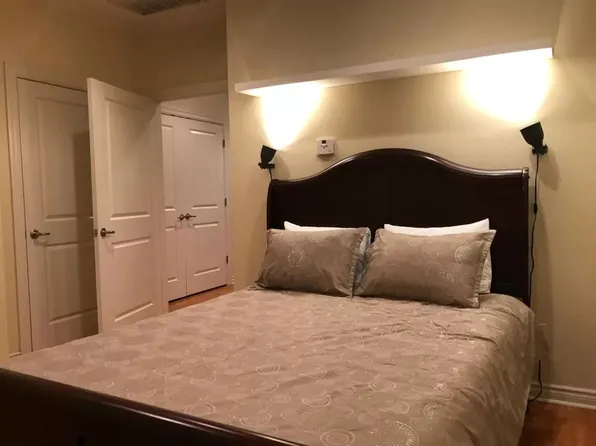 Historical 1 Bedroom Spacious Units!