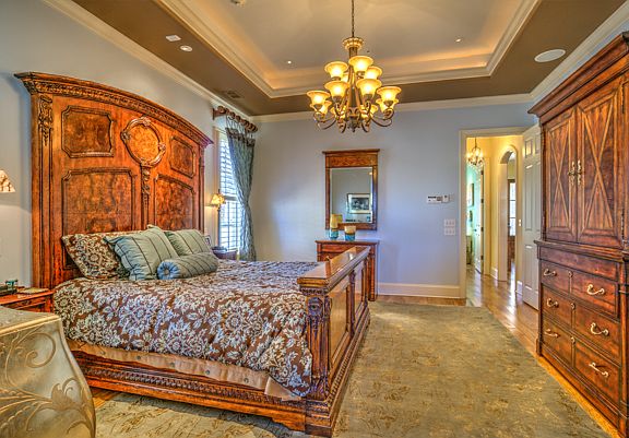 Double Tray 14 Ft Ceiling