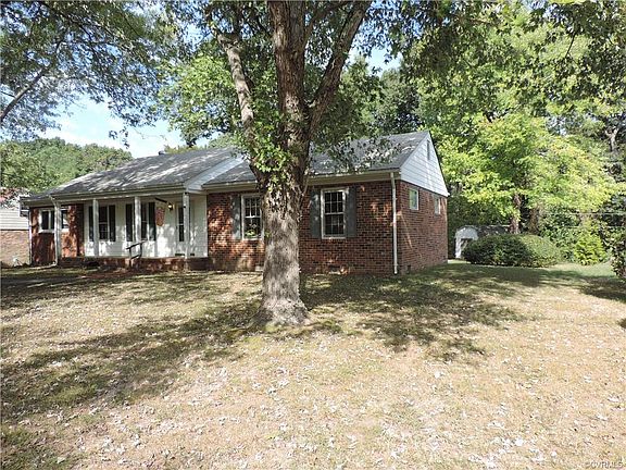 3rd image of 11916 Deerhurst Dr