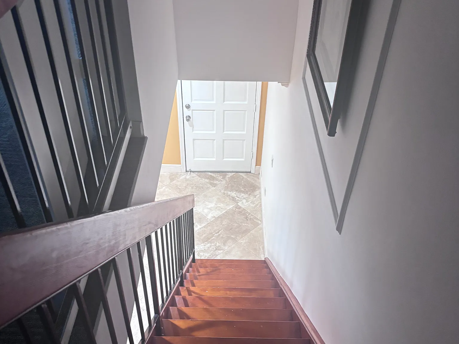 2 bed, 1.5 bath, 848 sqft, $2,400 — Photo 2