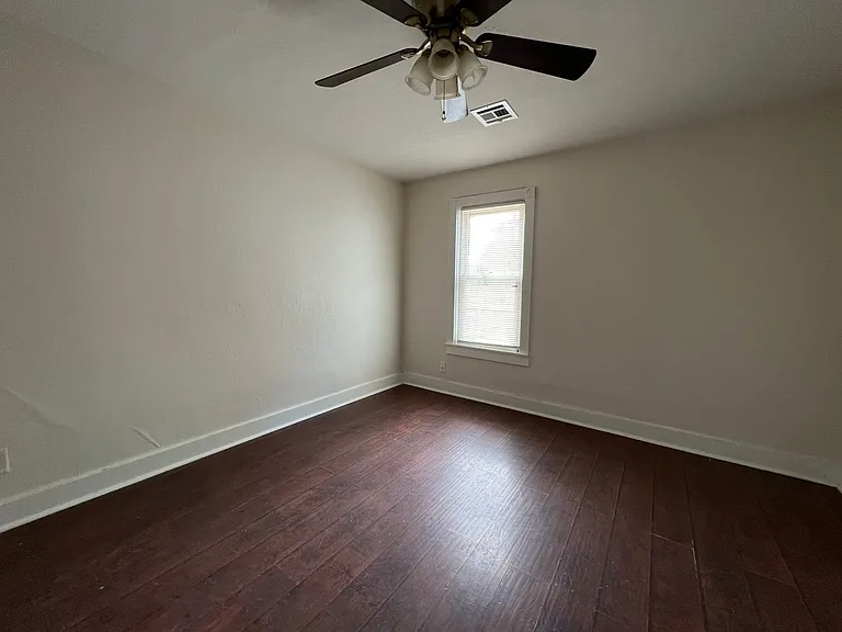 1601 NW Bell Ave — Photo 7