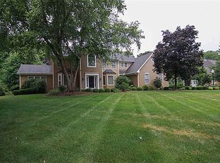 4774 School House Rd, Bettendorf, IA 52722