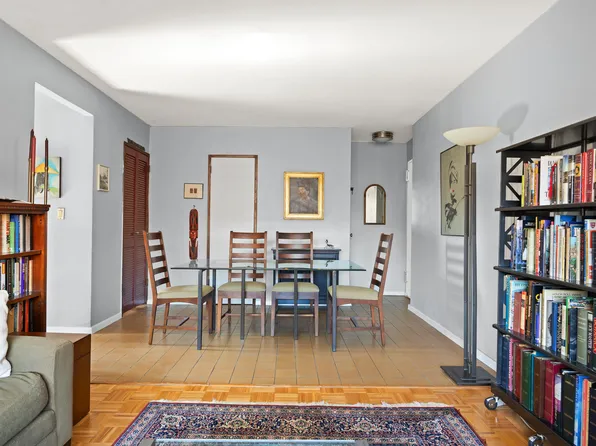 201 West 21st Street image 2 of 9