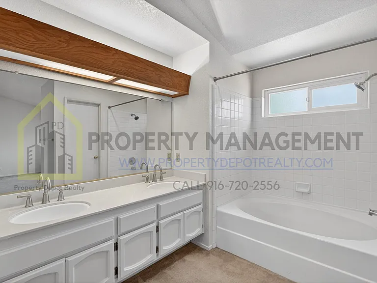 9013 Figtree Ct — Photo 35