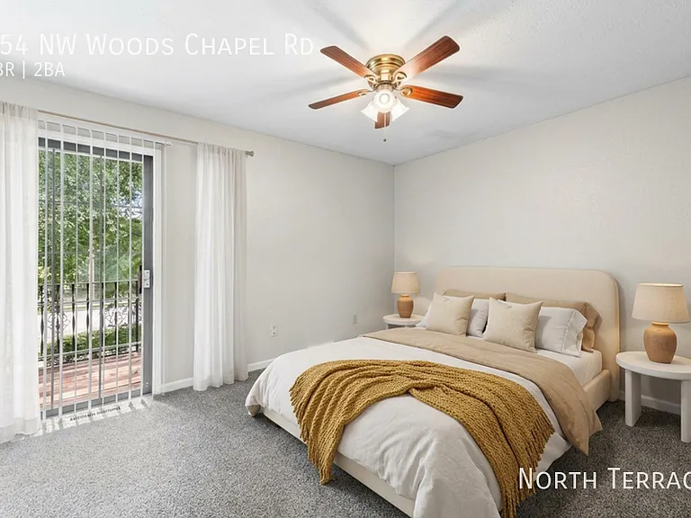 254 NW Woods Chapel Rd — Photo 4