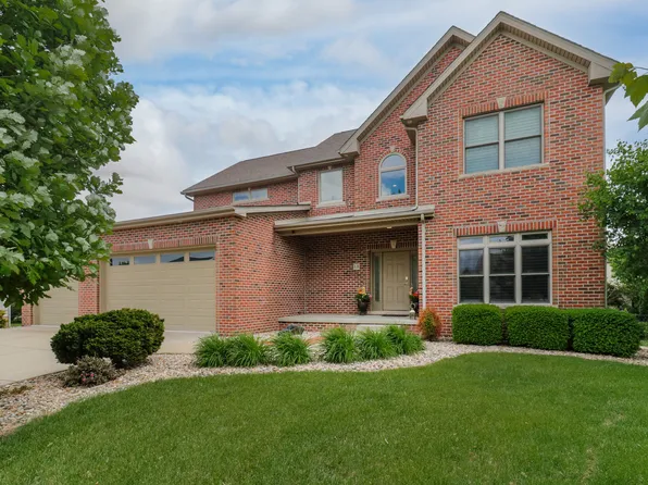 13 Kilborn Ct, Bloomington, IL 61704