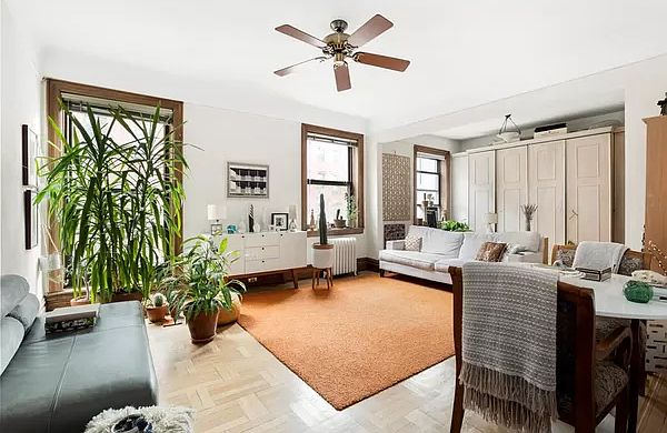1st image of 135 W 16th St #335