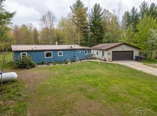 5332 N Alamando Rd, Coleman, MI 48618