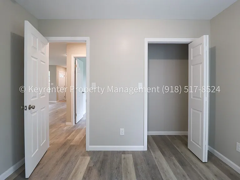 43 S Toledo Ave — Photo 16