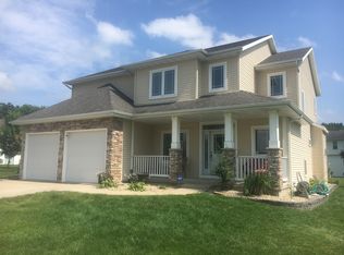 1709 Oakridge Ct, Stoughton, WI 53589