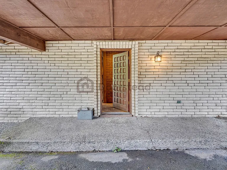 21805 SE 4th St — Photo 41