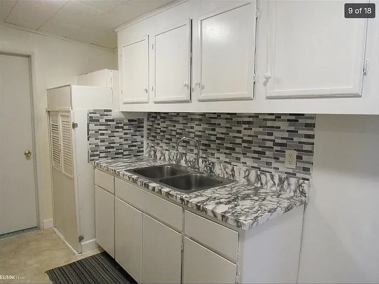 2090 Vermont Ave — Photo 15