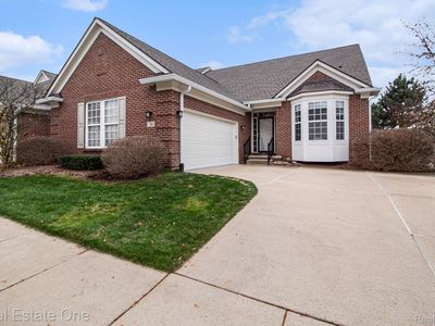 724 Knolls Landing Dr #18, Milford, MI, 48381