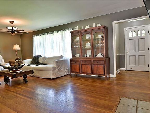 5th image of 3984 Southwood Dr SE