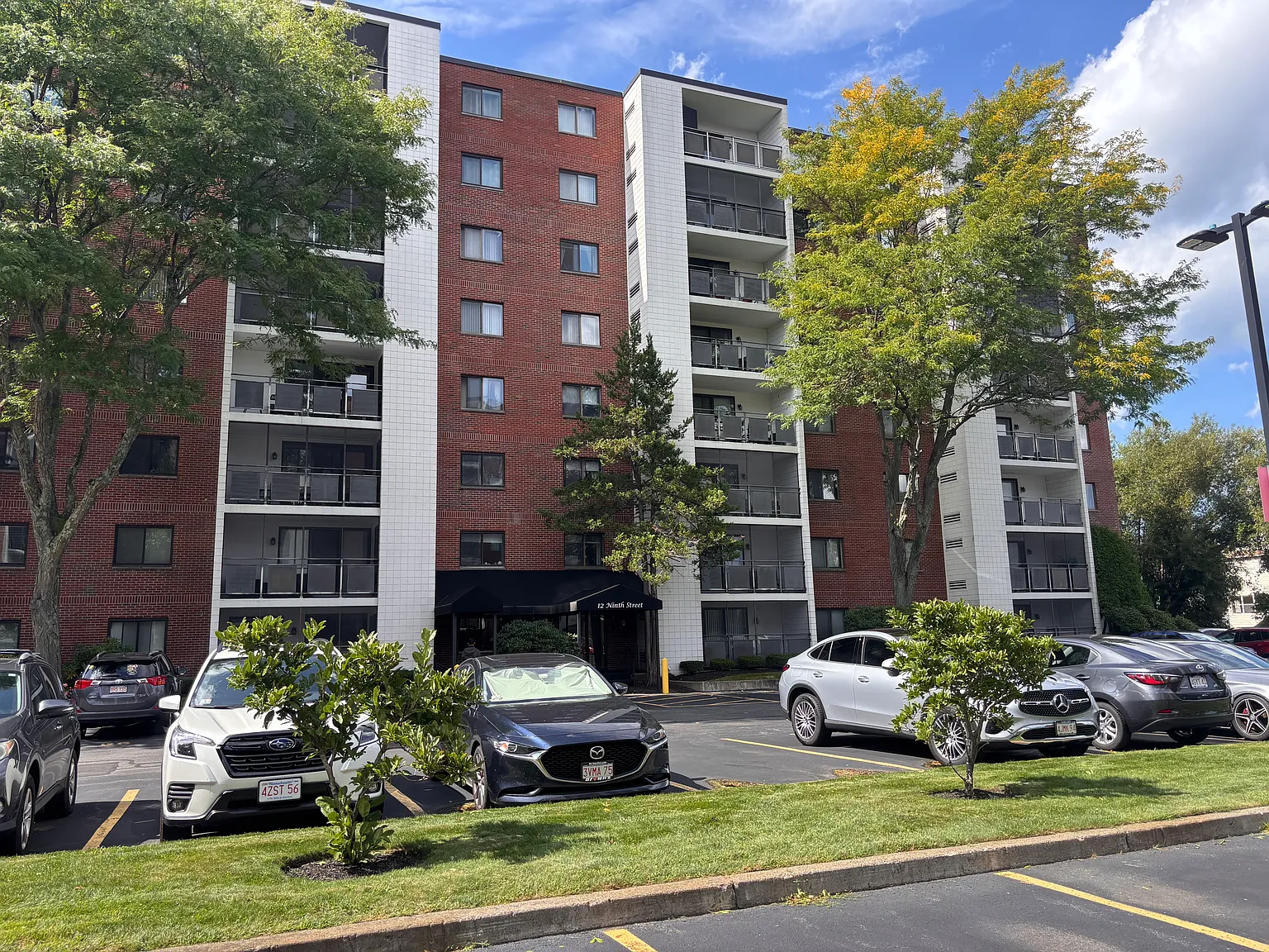 2 bed, 1200 sqft, $2,700 — Photo 2