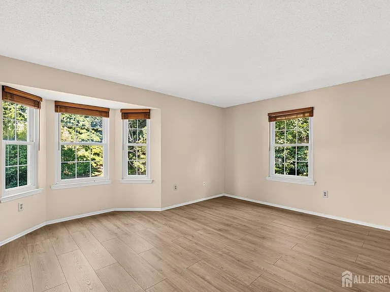 4006 Crawford Ct — Photo 10