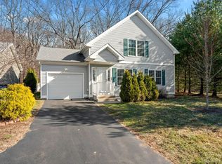 13 Mourning Dove Cir #13, New Haven, CT 06513