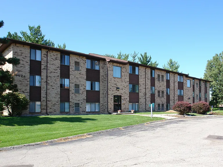 Clearview Apartments — Photo 1