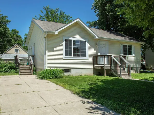 620 2nd Ave SW, Waverly, IA 50677
