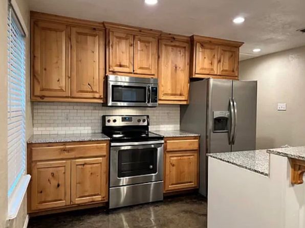 2302 Lancaster St #B