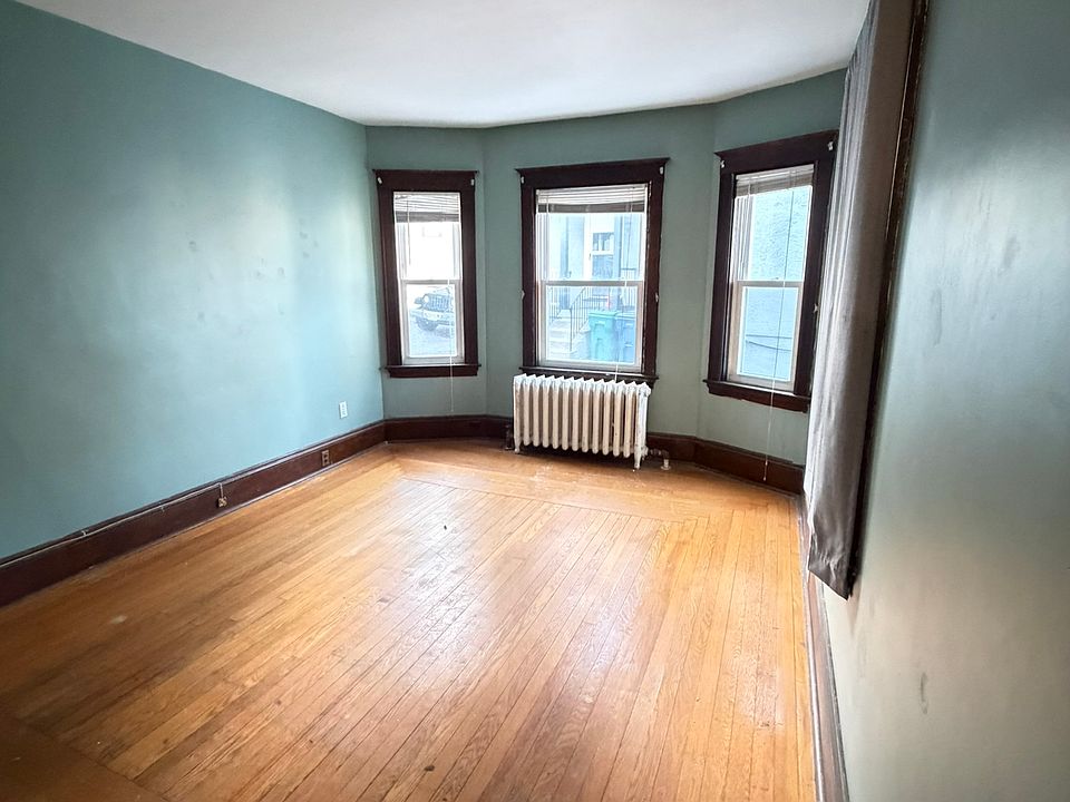 1st image of 72 Charlesbank Rd