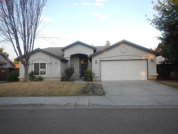 2nd image of 881 Royal Dr