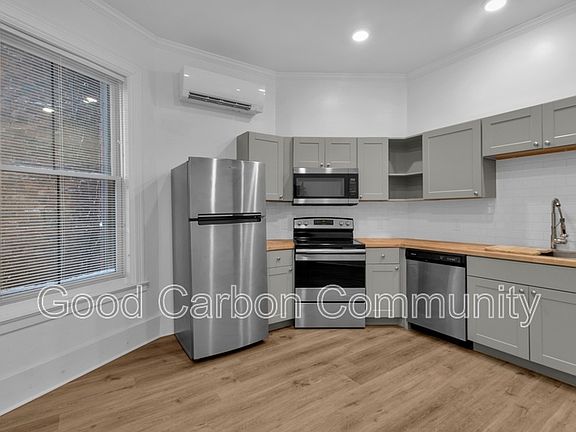 3rd image of 46 Allen St #1