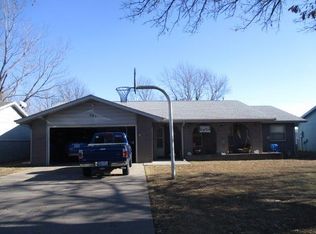 501 N Parkview Ave, Coffeyville, KS 67337