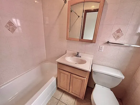 Rented by New Amsterdam Realty Group | media 24