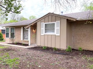 717 SW Sunnybrook Dr, Burleson, TX 76028