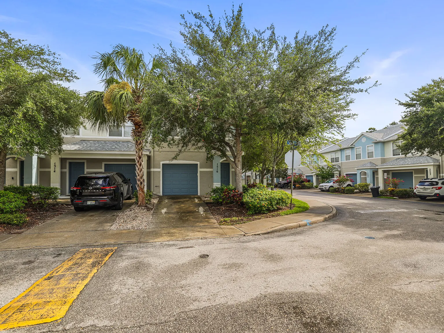 3 bed, 2.5 bath, 1496 sqft, $2,400 — Photo 3