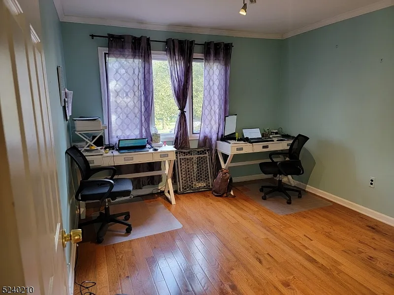 3 bed, 2.5 bath, 1868 sqft, $3,400 — Photo 2