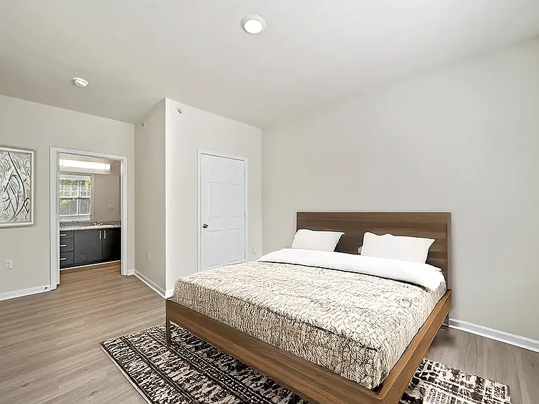 Grand Oaks Apartment Homes — Photo 10