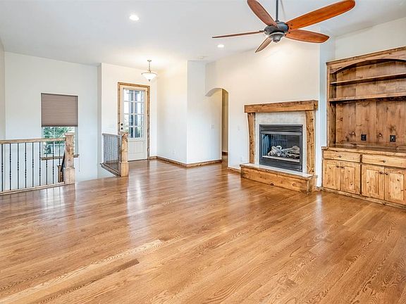 4th image of 612 E Aspen Creek Ct
