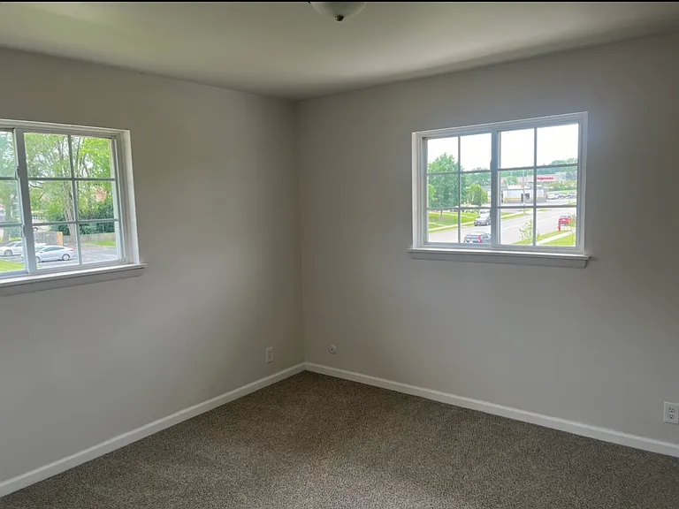 N84W15408 Menomonee Ave #4 — Photo 4