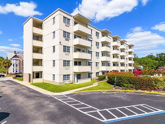 5th image of 406 S Cedar Ave #407