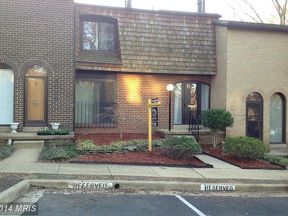 2nd image of 4920 Sauquoit Ln