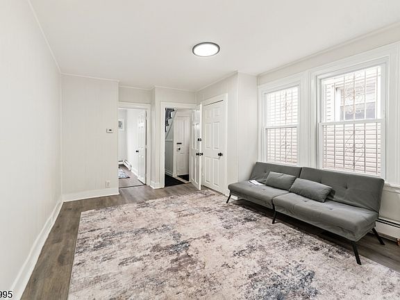 3rd image of 334 Pine St