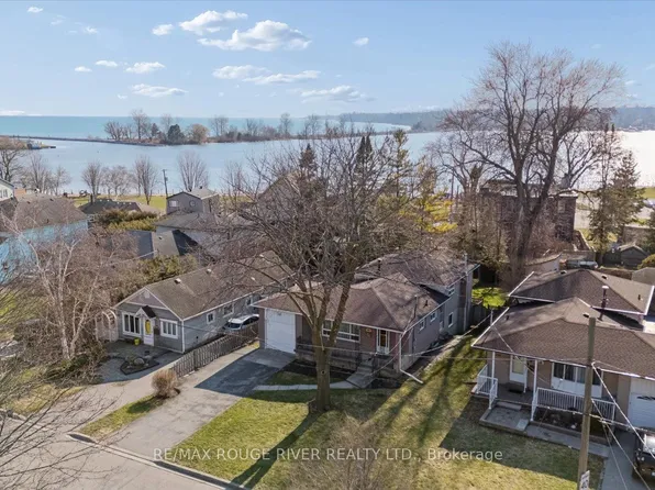 672 Pleasant St, Pickering, ON L1W 1P7