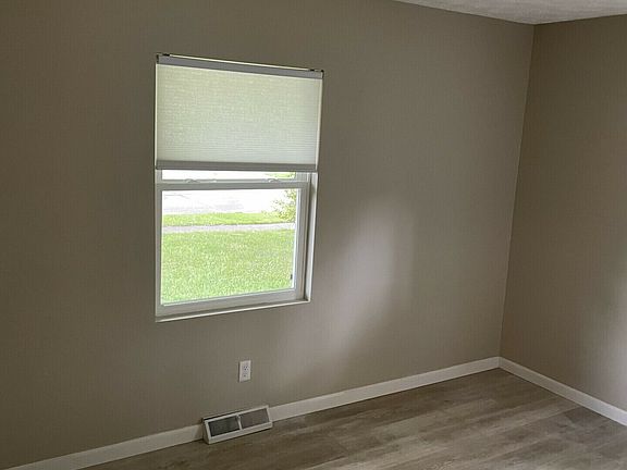 3rd image of 3610 Poinsettia Dr