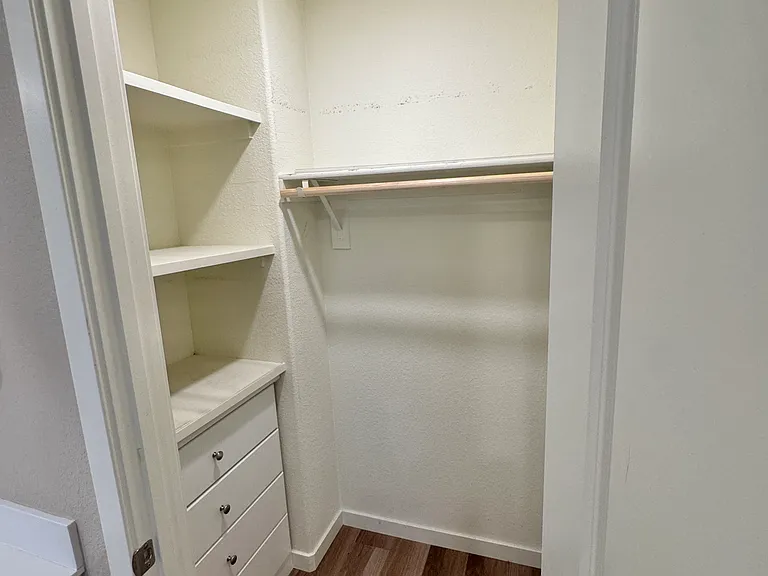 4103 Liverpool St — Photo 12