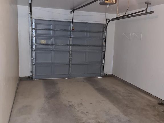 Garage.