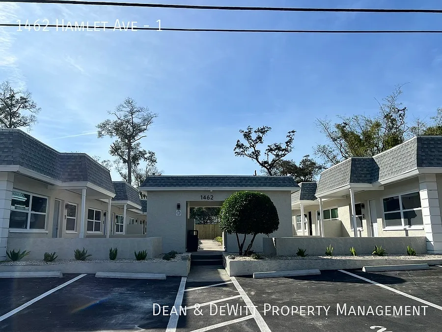 1462 Hamlet Ave #5