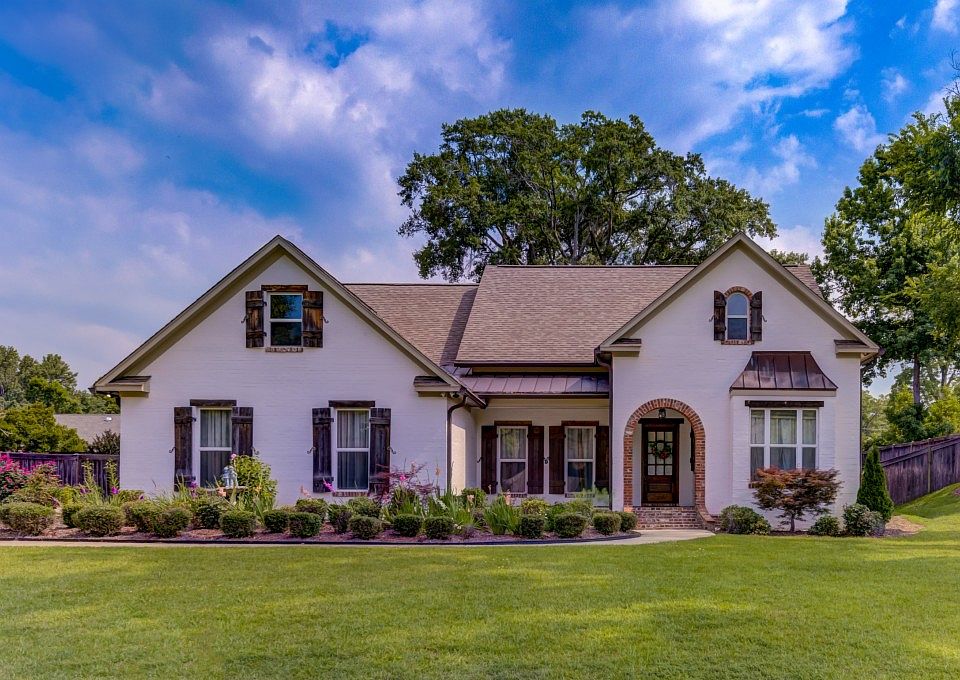 1st image of 108 Twin Creeks Dr