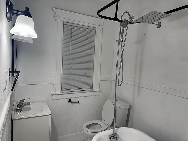 3352 Hudson Ave — Photo 10