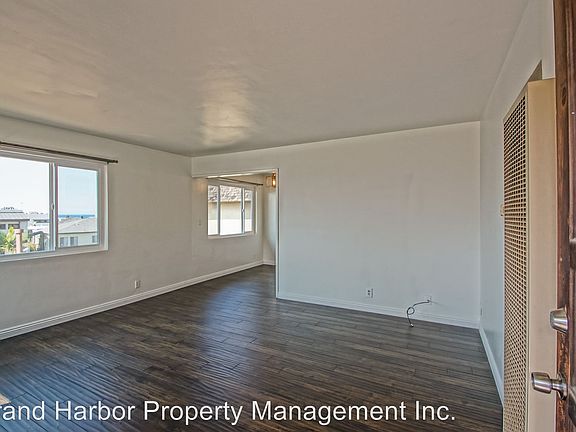 3rd image of 2112 Hermosa Ave APT D